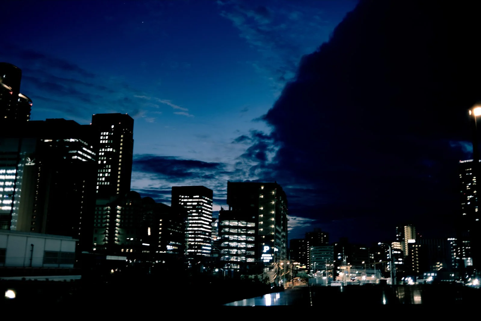 Ｑ：編集時間が遅くなってしまって YouTubeに動画をアップするのが深夜になります…